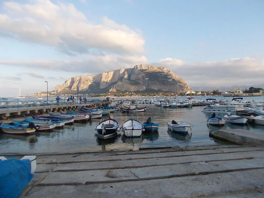 Nest Apollo Appartement Mondello